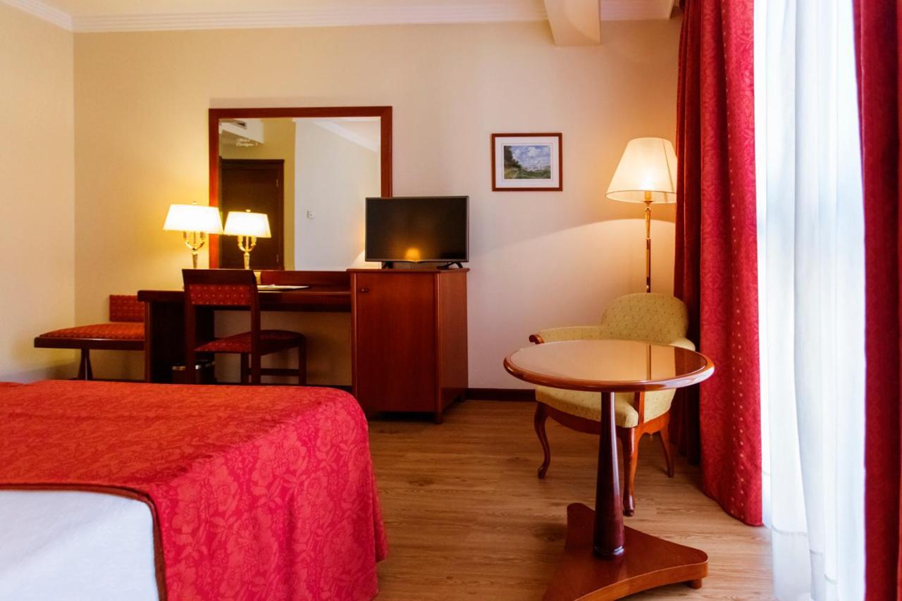 Gran Hotel De Ферол Екстериор снимка